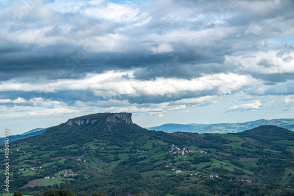 Obraz the famous Pietra di Bismantova in Italy