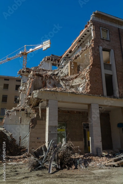 Obraz the destruction of an old building 