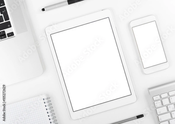 Fototapeta Projekt responsywny: widok z góry na tablecie laptopa i smartfonie na tle białego stołu z miejscem na tekst i miejscem na kopię.