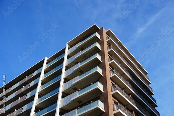 Obraz マンションの外観写真、建築写真や不動産関係の素材として活用できます。