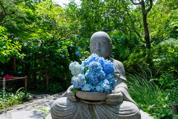 Obraz 明月院の地蔵と紫陽花