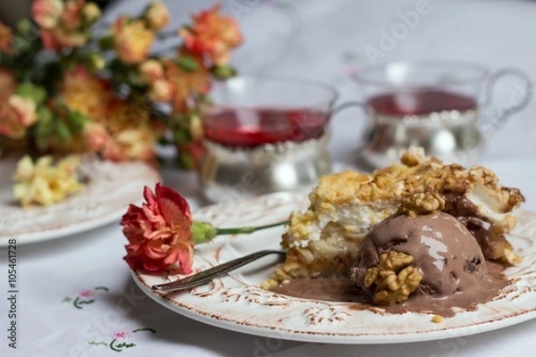 Fototapeta apple pie with chocolate ice cream
