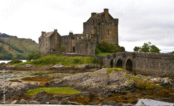 Obraz eilean donan castle on a cloudy day