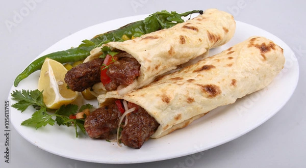 Fototapeta ızgara köfte dürüm