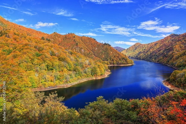 Fototapeta 秋の奥只見湖