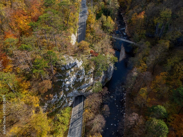 Obraz Urtelstein bei Baden von oben im Herbst