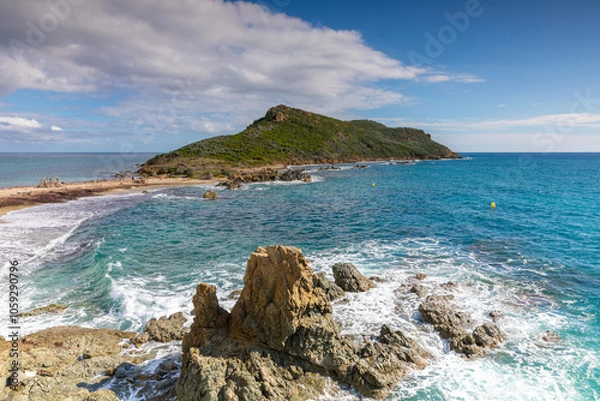 Fototapeta Randonnée au Parc national de Port-Cros avec vue du Cap Taillat