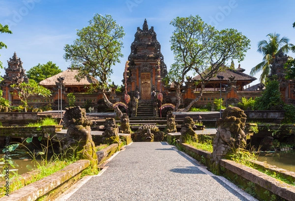Obraz Świątynia Pura Saraswati z pięknym Lotus Pond, Ubud, Bali, Indonezja