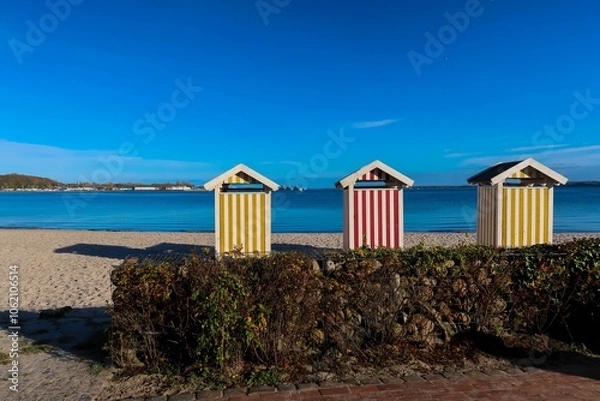 Obraz Badehäuschen am Strand von Eckernförde, Ostsee