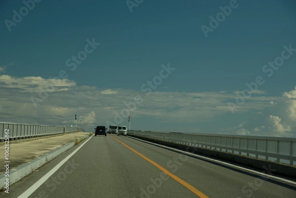 Fototapeta 沖縄県・名護市古宇利大橋