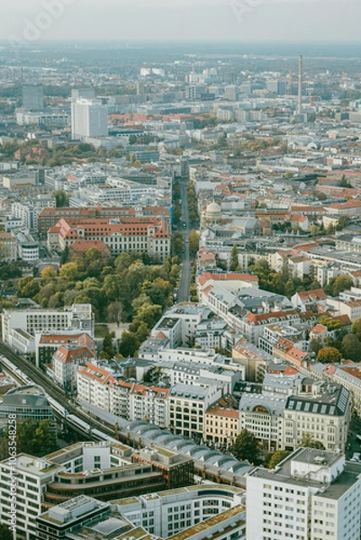 Fototapeta Vogelperspektive - Stadtpanorama - Blick vom Berliner Fernsehturm in Richtung Oranienburger Straße