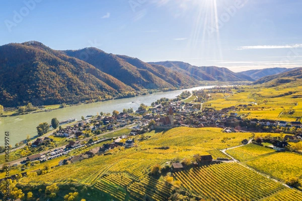 Obraz Autumn panorama of Wachau valley (Unesco world heritage site) with Danube river near the Weissenkirchen village in Lower Austria, Austria
