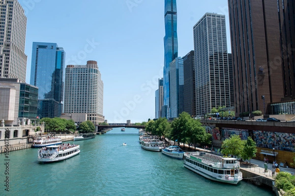 Obraz riverview of the riverwalk and skyline of chicago
