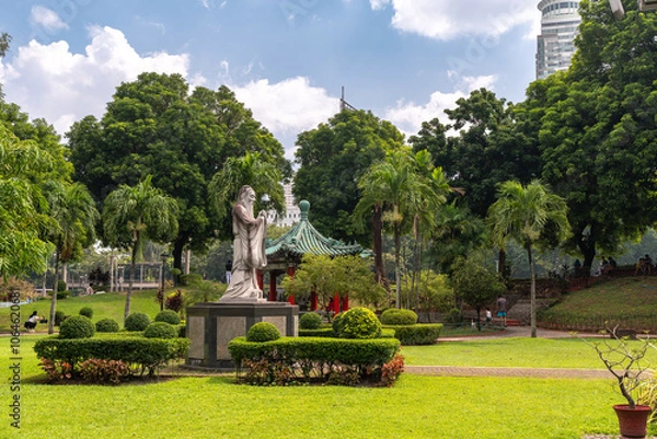 Fototapeta Rizal Park (Filipino: Liwasang Rizal), also known as Luneta Park or simply Luneta, is a historic urban park located in Ermita, Manila.