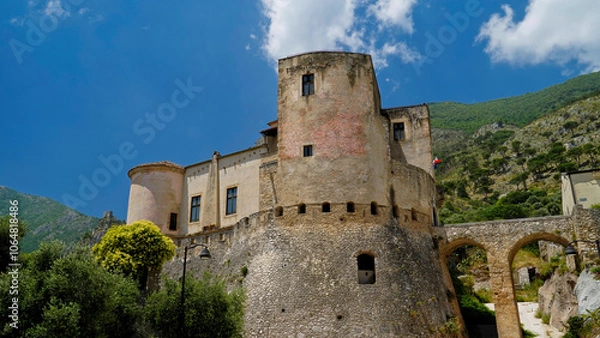 Obraz Castello Pandone, lavatoio e peschiera di Venafro, Isernia, Molise, Italia