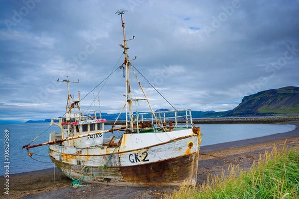 Fototapeta Abandoned shipwreck Sæljós GK 2 in Rif, Iceland