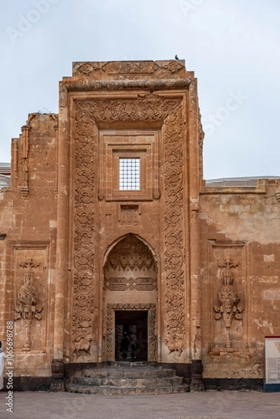 Obraz The inside of a building with arched windows and pillars. Ishakpasa palace in Agri Doguneyazit city, Turkey