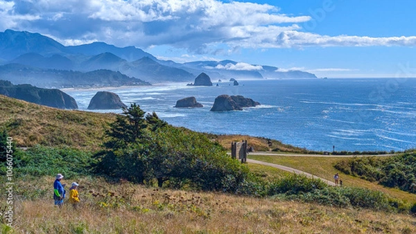 Obraz Coastal scenic views from Ecola State Park overlook of Cannon Beach, Haystack Rock, sea stacks and the Pacific Ocean