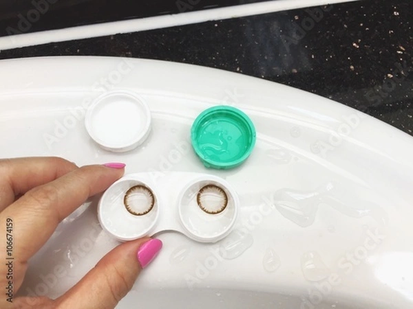 Obraz changed eyes color by color contact lens