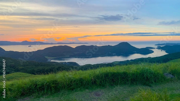 Fototapeta 絶景広がる川内峠の草原