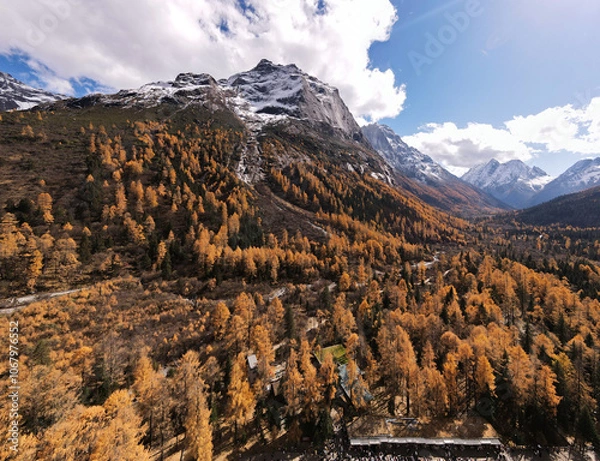 Fototapeta Landscape of Siguniang mountain or Four girls mountains with ,located in the Aba Tibetan and Qing Autonomous Prefecture in western Sichuan of China.