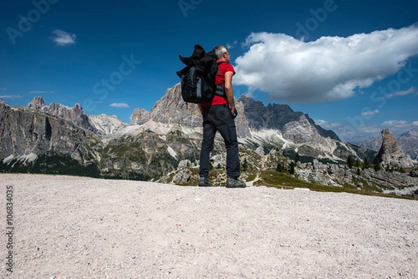 Obraz Trekker is watching at Le Tofane, Dolomites