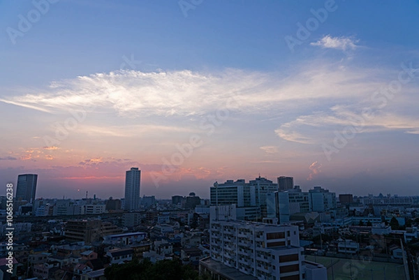 Obraz 夏の夕焼けと暮れる街