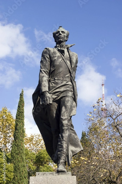 Obraz Островский Н.А. идет в плаще, на фон