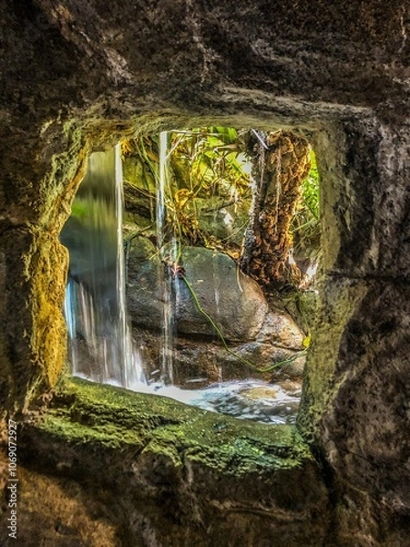 Obraz waterfall and rocks
