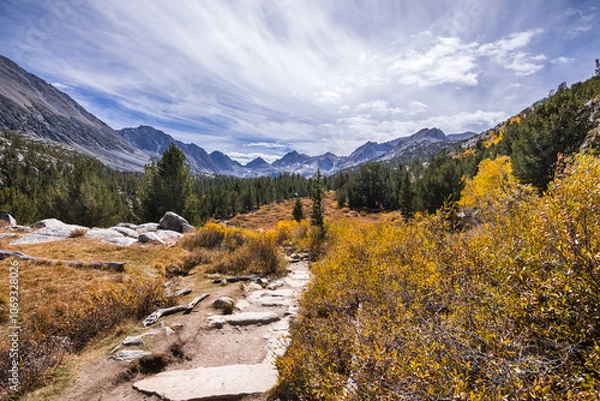 Fototapeta Fall landscape in the John Muir wilderness, Eastern Sierra mountains, California; rocky ridges visible in the background