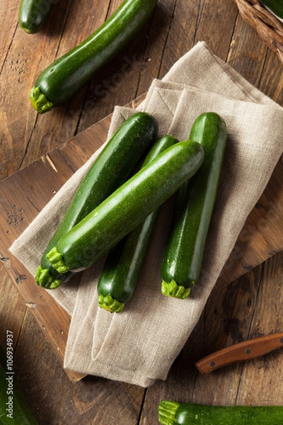 Obraz Surowy zielony organiczny squash cukinii