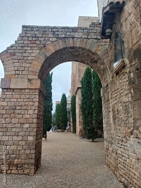 Fototapeta old stone arch