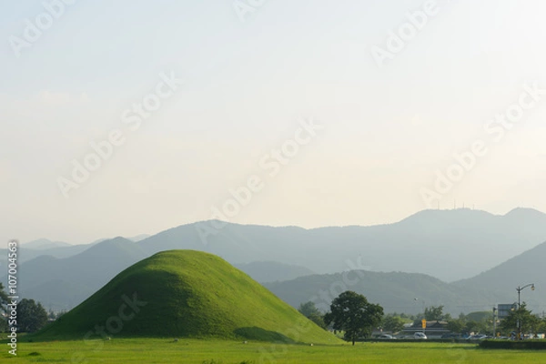 Obraz Tombs in Gyeongju, South Korea