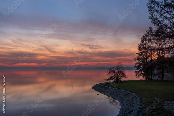 Obraz zachód nad jeziorem