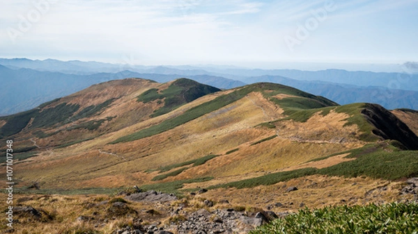 Obraz 山形　月山から見た姥ヶ岳、湯殿山への稜線