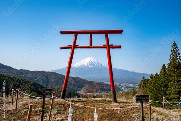 Obraz 河口浅間神社 天空の鳥居と富士山　山梨県南都留郡富士河口湖町
