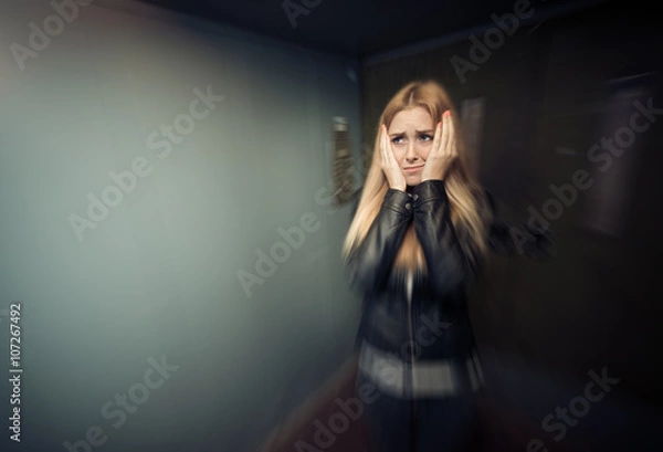 Obraz Frau schreit und hat Angst