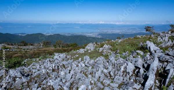 Fototapeta 霊仙山のカルスト地形