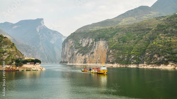 Obraz Magnificent Qutang Gorge and the Mighty Yangtze River - Baidicheng, Chongqing, China
