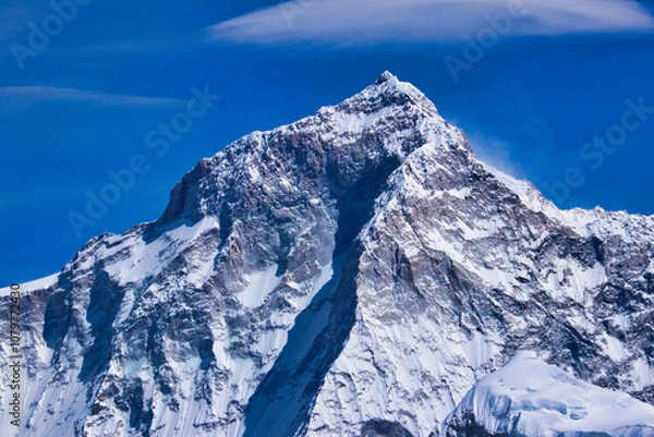 Fototapeta Majestic Mount Makalu,8485 m,5th highest mountain in the world,south west face and west pillar with wispy jet streams over the summit from the Mera Peak summit,6461 m,Mera Peak expedition,Nepal 