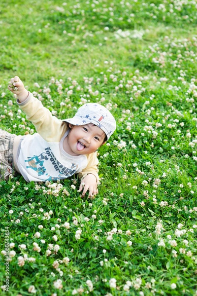 Obraz 公園で遊ぶ男児