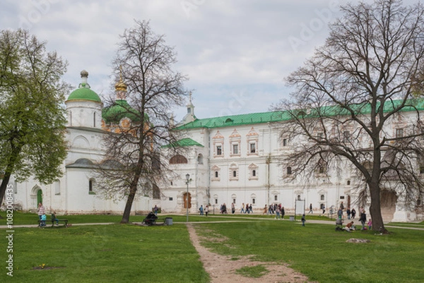 Fototapeta Ryazan, Russia - May 8, 2022: View of the inner courtyard of the Ryazan Kremlin. Springtime. Vacationing tourists. High quality photo