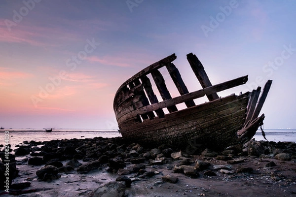 Fototapeta Shipwreck on the beach