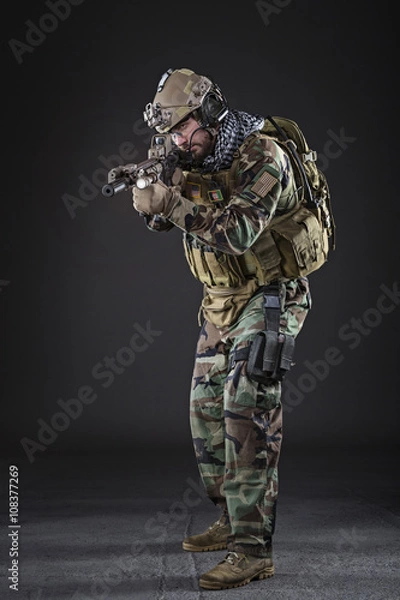 Fototapeta US Army Soldier on Dark Background