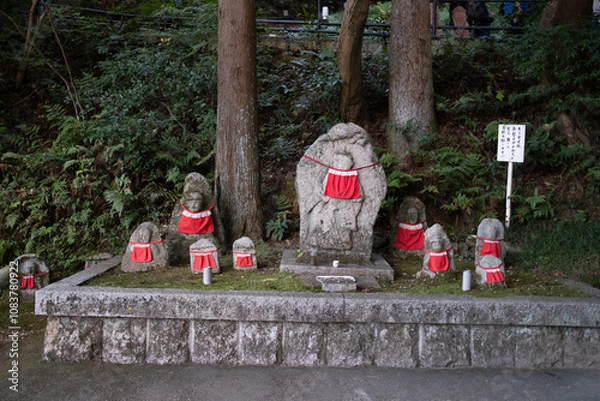 Obraz Kiyomizu-dera is a Buddhist temple located in eastern Kyoto, Japan. The temple is part of the Historic Monuments of Ancient Kyoto UNESCO World Heritage Site. 