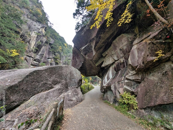 Obraz 昇仙峡　遊歩道の石門　山梨県甲府市