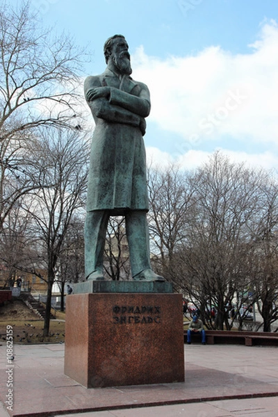 Obraz  Monument to Friedrich Engels in the center of Moscow..