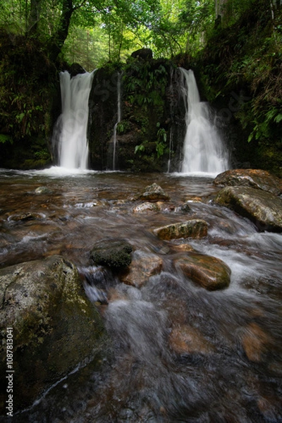 Obraz waterfall in the Wicklow mountains