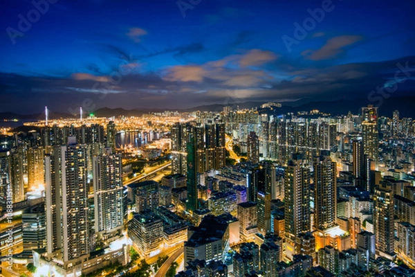 Fototapeta 香港　高層ビルが立ち並ぶ光景　夕景・夜景