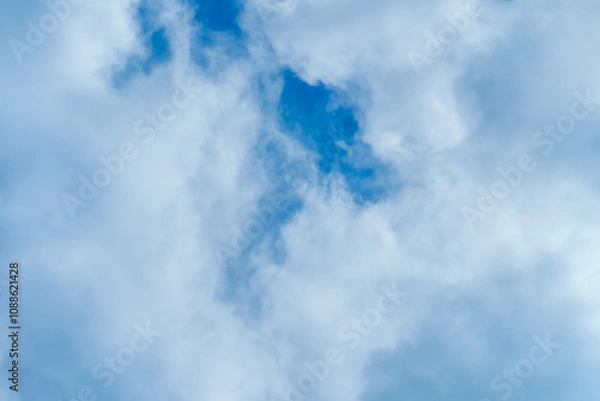 Fototapeta 雲のすき間の青空